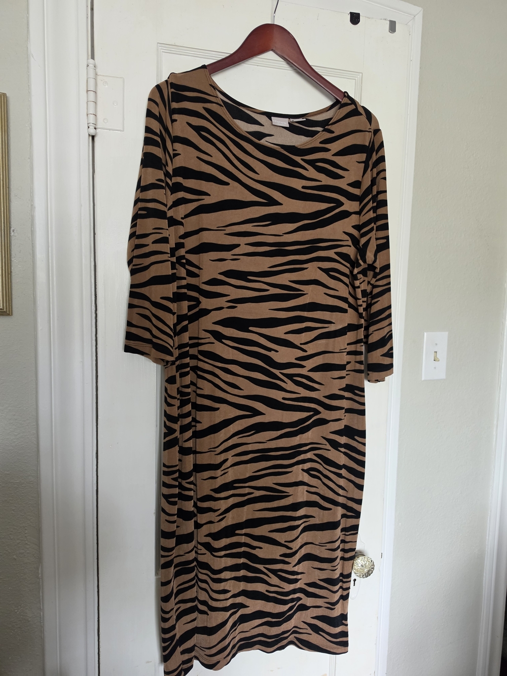 NWOT Chico's Travelers Zebra Print Midi Dress Size 3 Slinky Knit 3/4 Sleeve